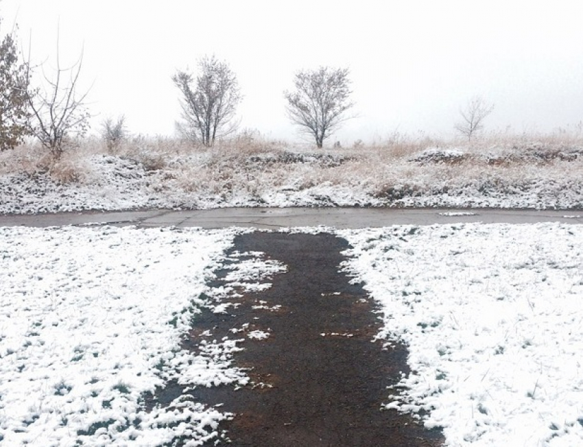 На смену дождям в Волгодонск снова пришла снежная погода