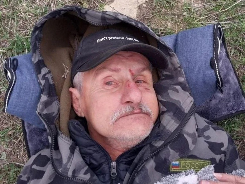 В ДТиСР рассказали о потерявшем память и обувь мужчине, который таинственно появился на Индустриальной улице в Волгодонске