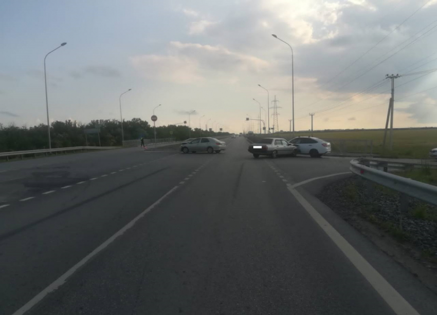 Тройное ДТП в Волгодонске на Жуковском шоссе спровоцировала 59-летняя женщина
