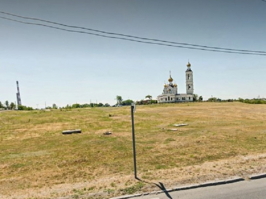 Пустырь рядом с церковью на заливе могут застроить и благоустроить