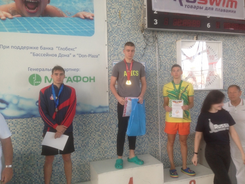 Волгодонские пловцы стартовали на чемпионате области с побед 