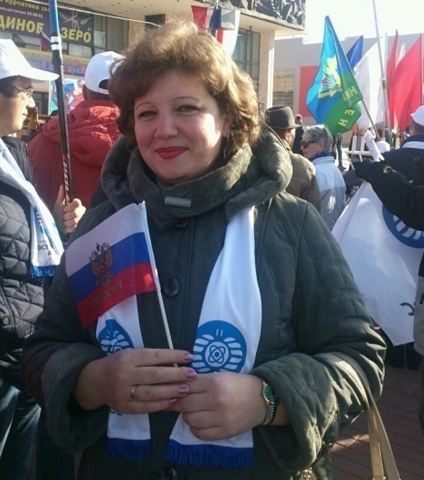 Многодетная мама из Волгодонска получила почетный диплом и 50 000 рублей от губернатора