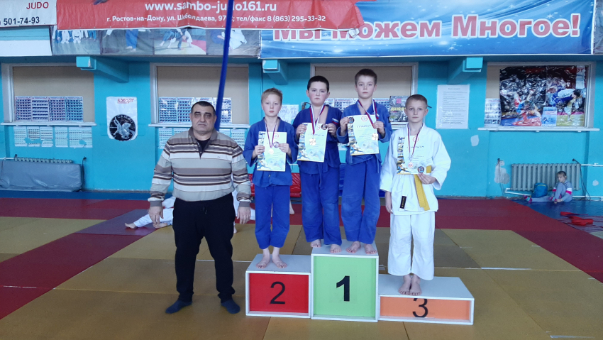 Четыре призовых места заняли волгодонцы на турнире по дзюдо в Таганроге 