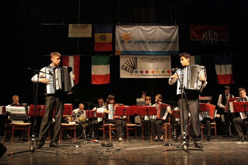 Волгодонские аккордеонисты блеснули на международном конкурсе в  городе Пакш (Венгрия) 