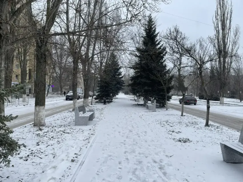 «Упали, но ничего не сломали»: коммунальщики Волгодонска рассказали о пострадавших горожанах на скользких улицах