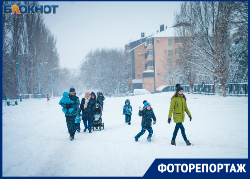 Катание на санях, бой в снежки и снеговики повсюду: как Волгодонск встретил долгожданную зиму