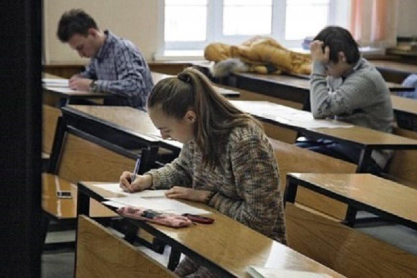Волгодонские студенты-платники смогут перевестись на бесплатное обучение, если перестанут быть троечниками
