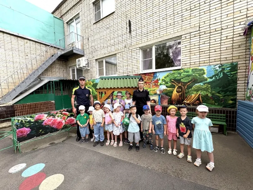 Маленькие пешеходы и большие правила: «светиться» ради жизни научили воспитанников детского сада  «Катюша»    