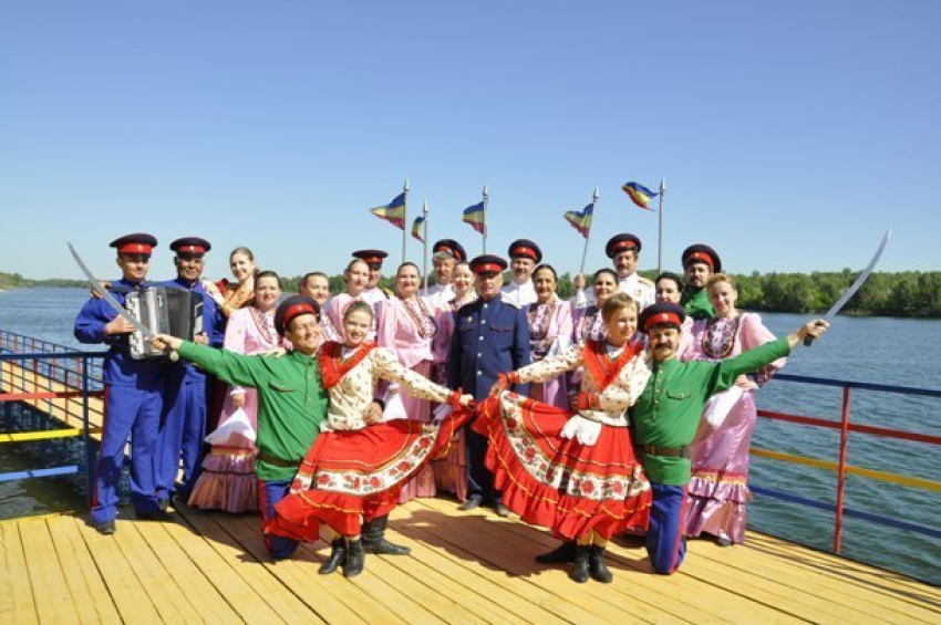 «Казачий Дон» из Волгодонска выступит на  фестивале национальностей  в Севастополе