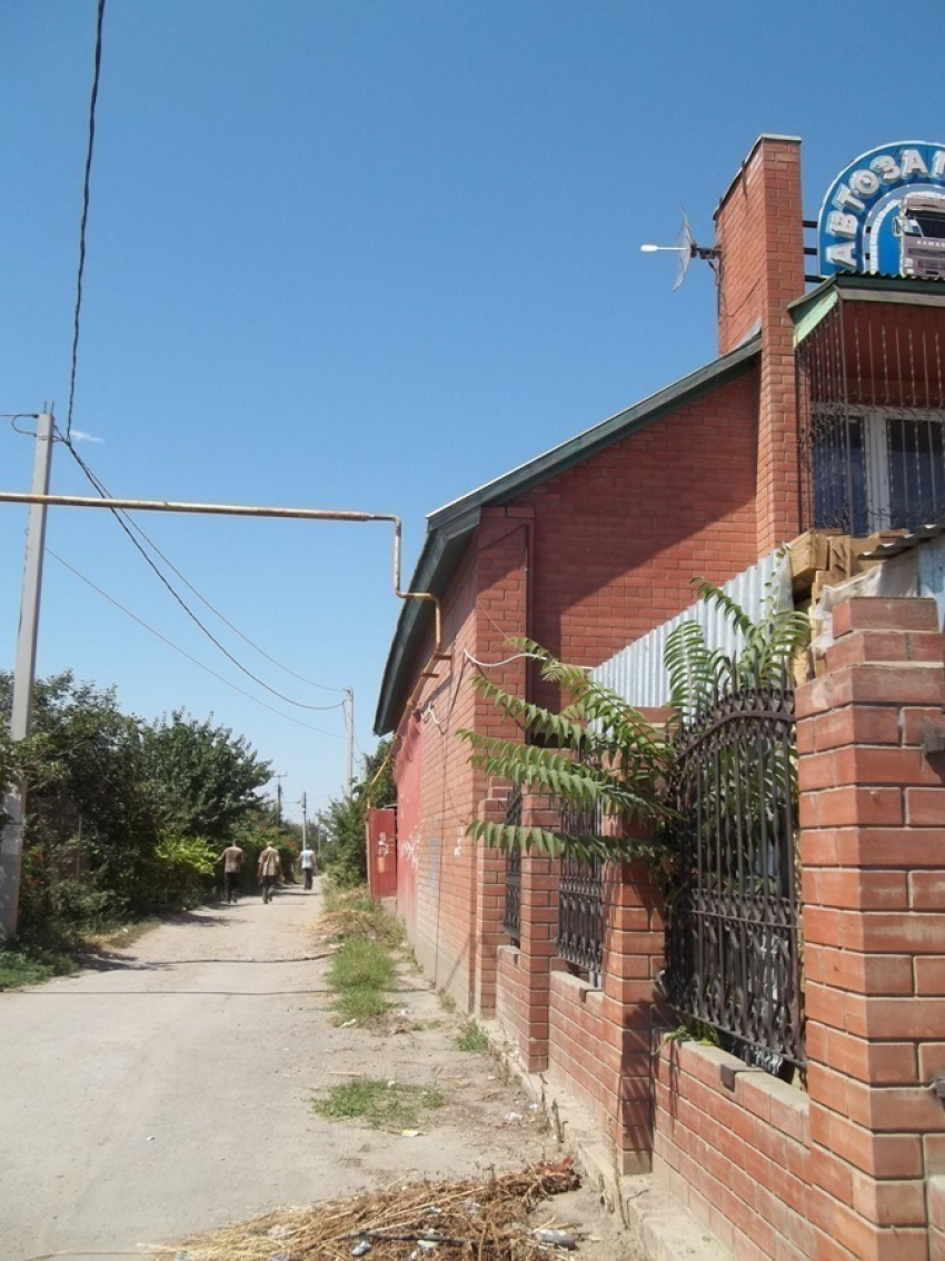 В волгодонском садоводстве неизвестный пугает пенсионерок непристойными предложениями