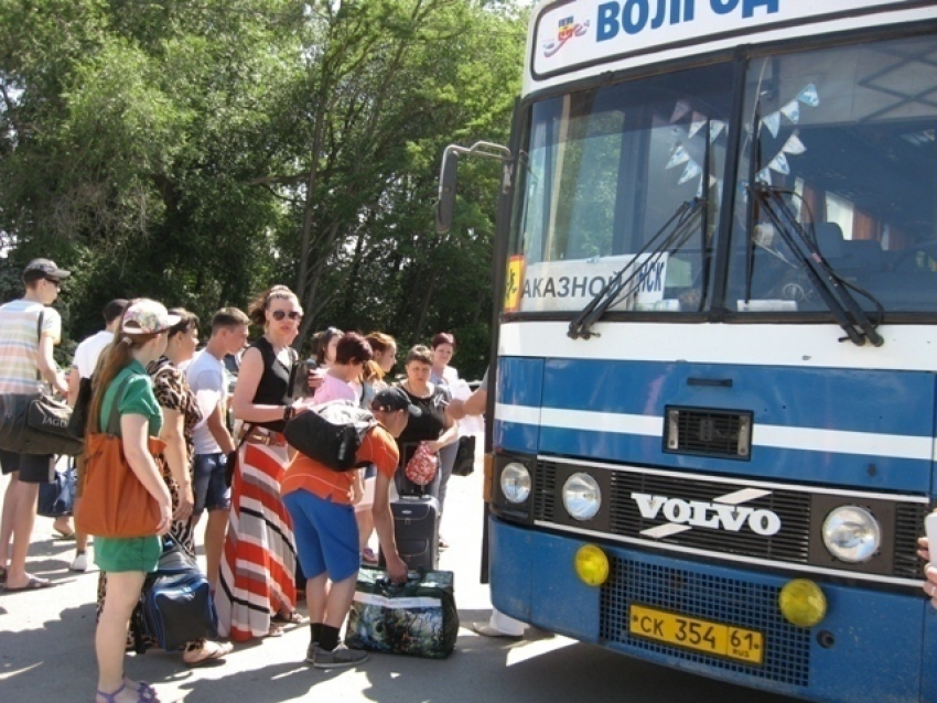 Дети из малообеспеченных семей Волгодонска отправились отдыхать в «Ивушку»