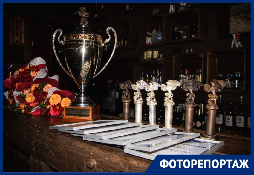 Коллектив «Блокнот Волгодонск» получил кубок и титул «Лучшая редакция-2021»