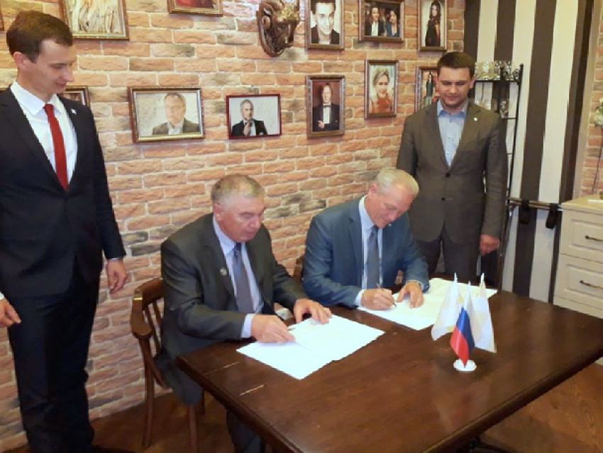 Волгодонск и Татарстан подписали соглашение о сотрудничестве в сфере промышленности