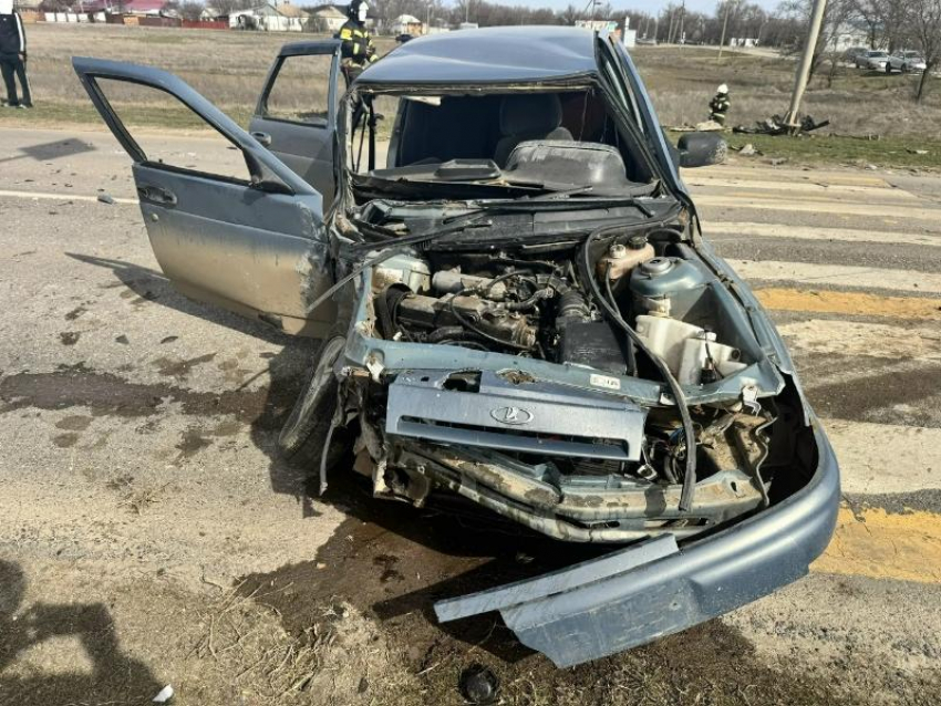 Жесткое ДТП на трассе «Элиста-Зимовники»: трое пострадавших, двое из них — 17-летние пассажиры