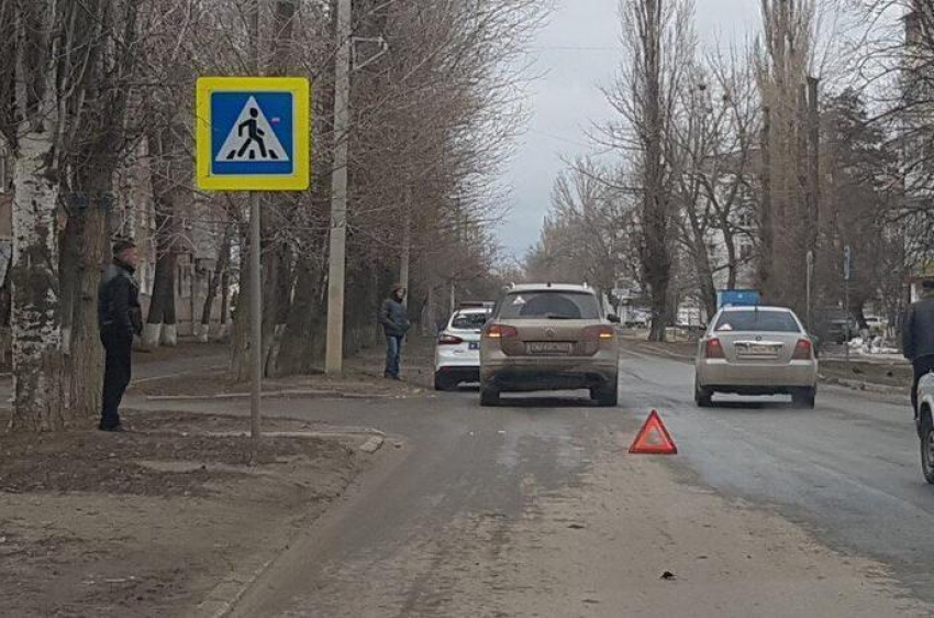 Пешехода сбили на «зебре» рядом с расчетным центром ВТС в Волгодонске 