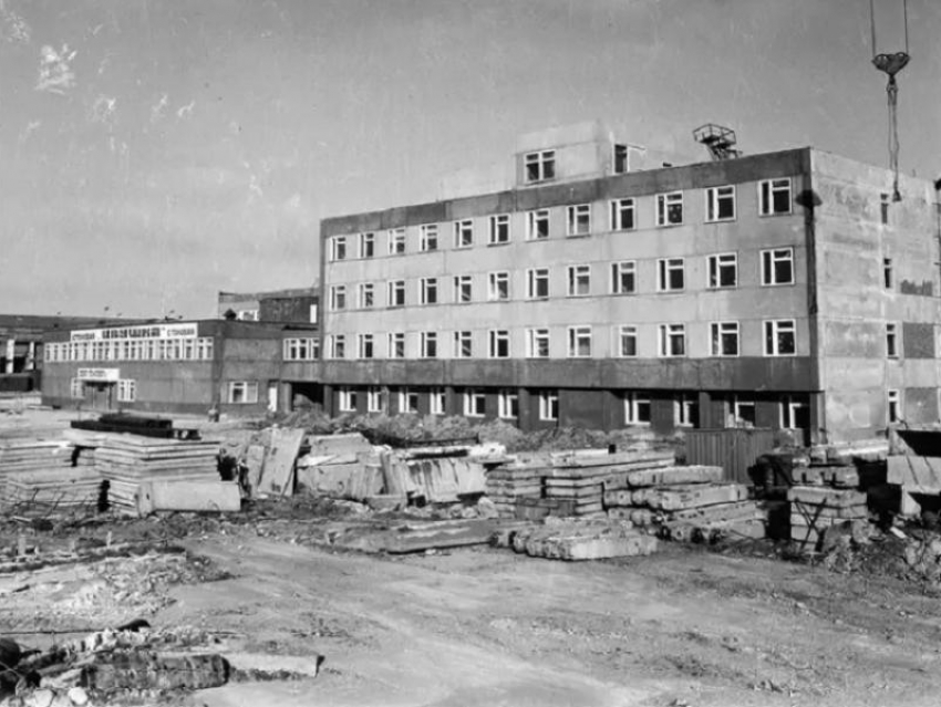 48 лет назад в Волгодонске началась история завода, изменившего облик города