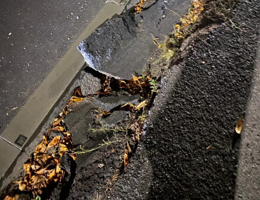 Ремонт злополучного тротуара в Красном Яру затянется на целый год