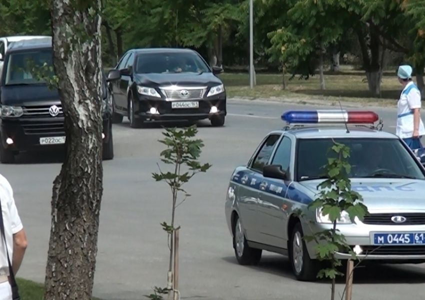 На центральных улицах Волгодонска отключили светофоры из-за приезда губернатора