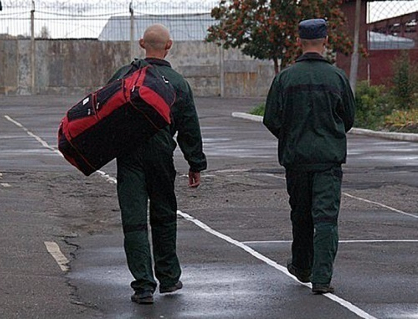 Бывший заключенный из Волгодонска считает, что ему не предоставляют полагающуюся по закону материальную помощь