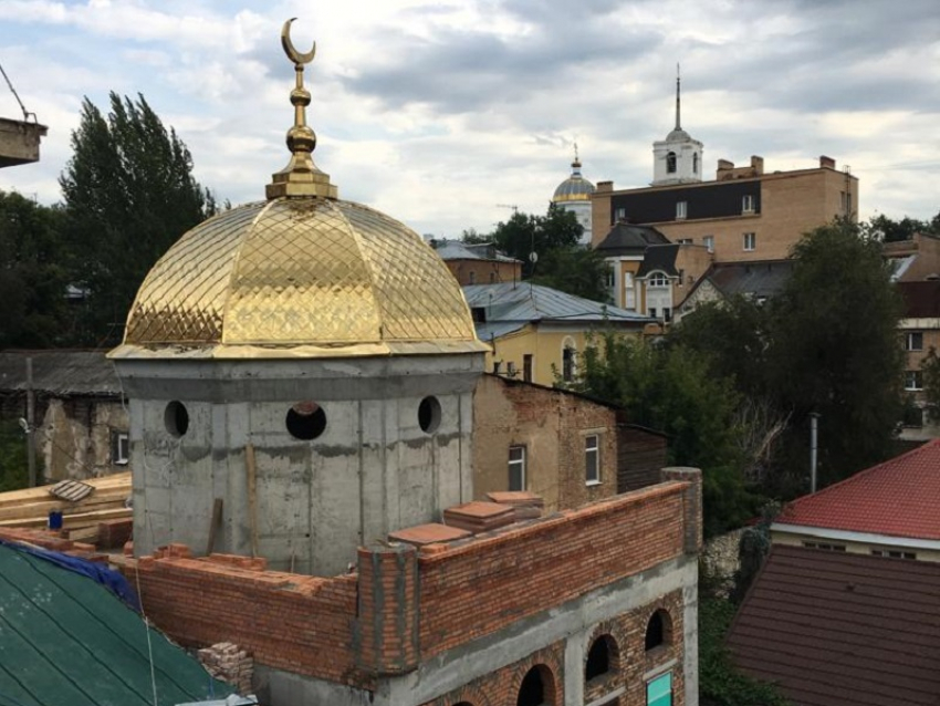 Главную мечеть Самары украсил полумесяц из Волгодонска