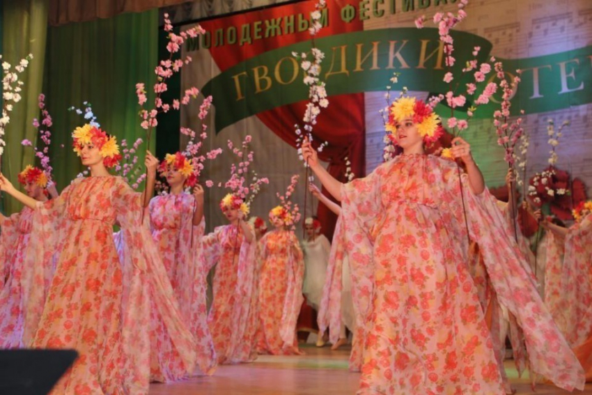 Фестиваль «Гвоздики Отечества» в Волгодонске собрал рекордное количество участников