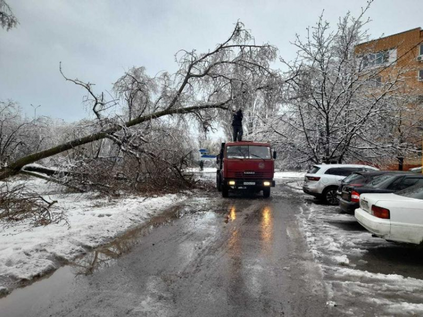 Администрация Волгодонска предупреждает о штормовом предупреждении в связи с аномальными морозами и снегопадами
