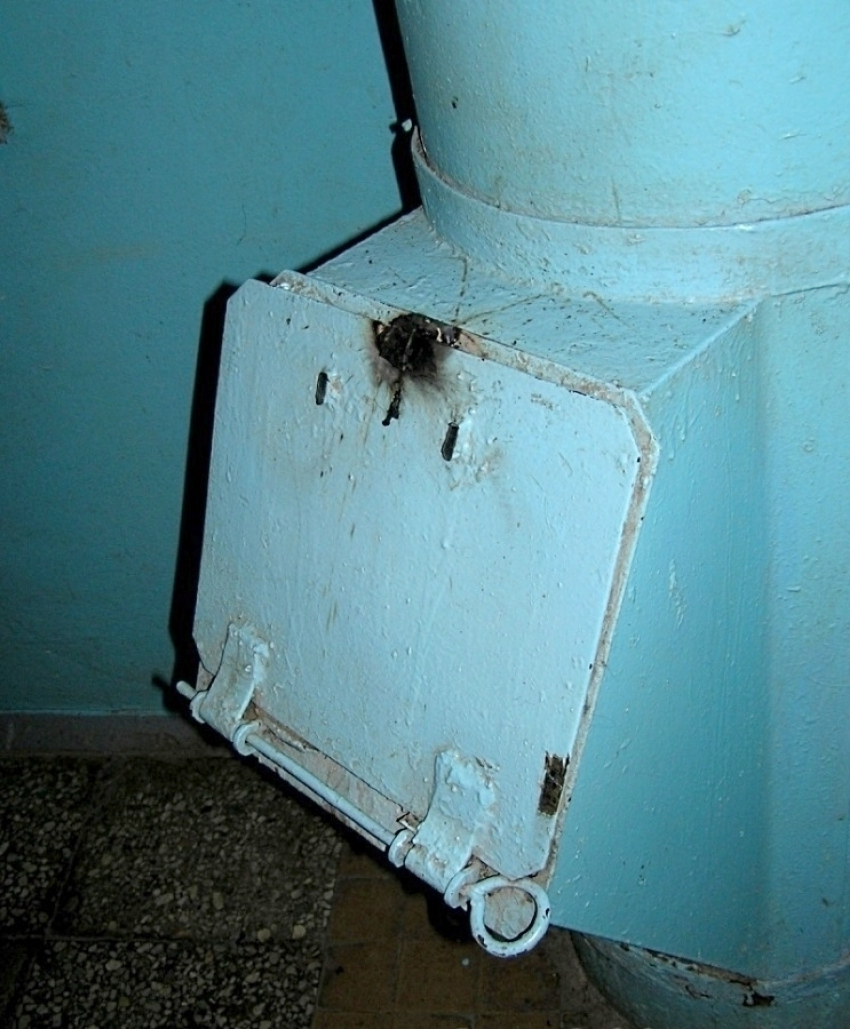 Александр Кондратюк: «Есть идея предложить людям заварить мусоропроводы и выносить мусор в контейнеры напротив подъездов»