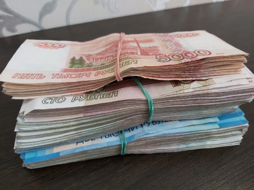 Более 4 миллионов рублей лишилась 26-летняя волгодончанка в попытке стать инвестором