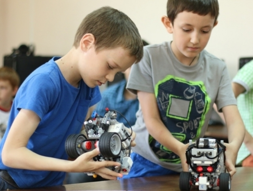 37 юных волгодонцев заняли призовые места на международных соревнований по робототехнике