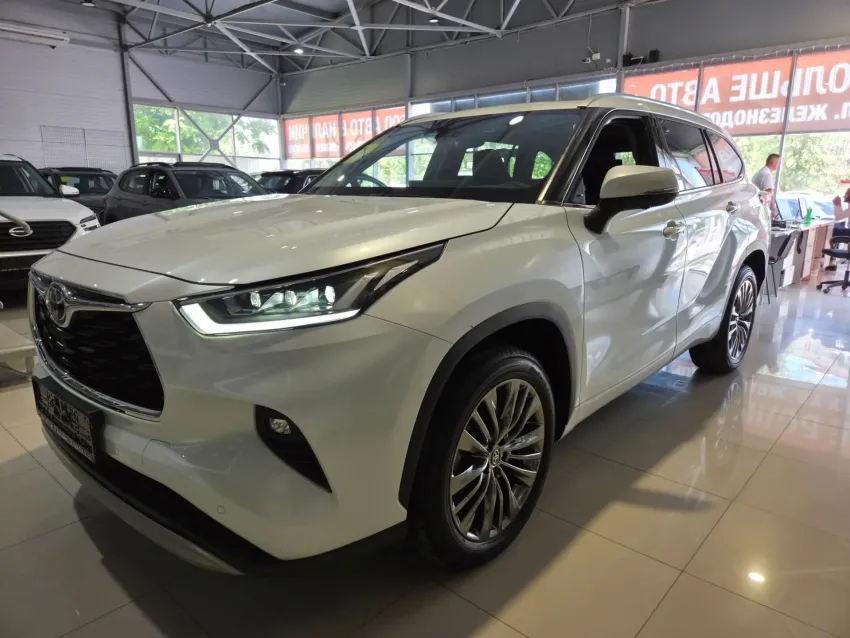 Товар дня: Toyota Highlander 2.0 AT, 2026 г за 5 349 900₽  вместо  5 500 000₽  