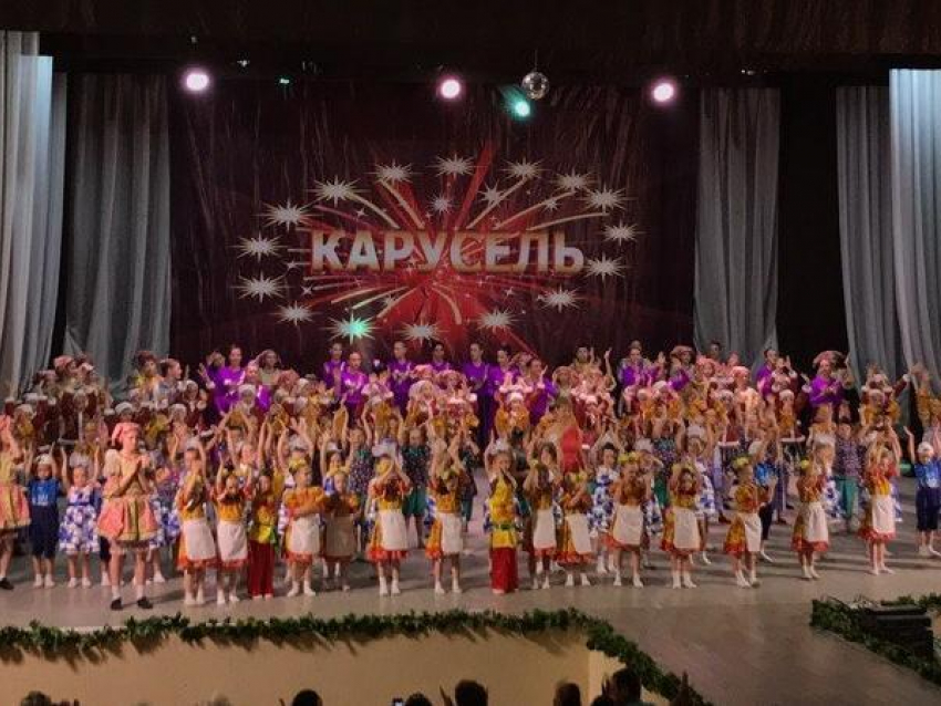 С аншлагом прошел отчетный концерт «Карусели» в Волгодонске 