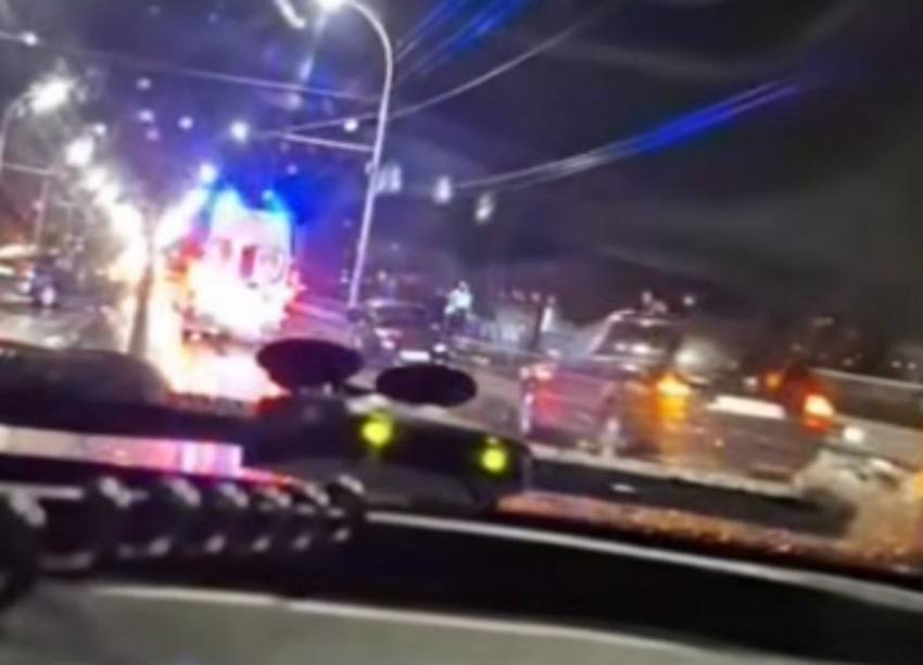 Пострадавшая в ночном ДТП на путепроводе девушка ищет свидетелей «дрифта»  