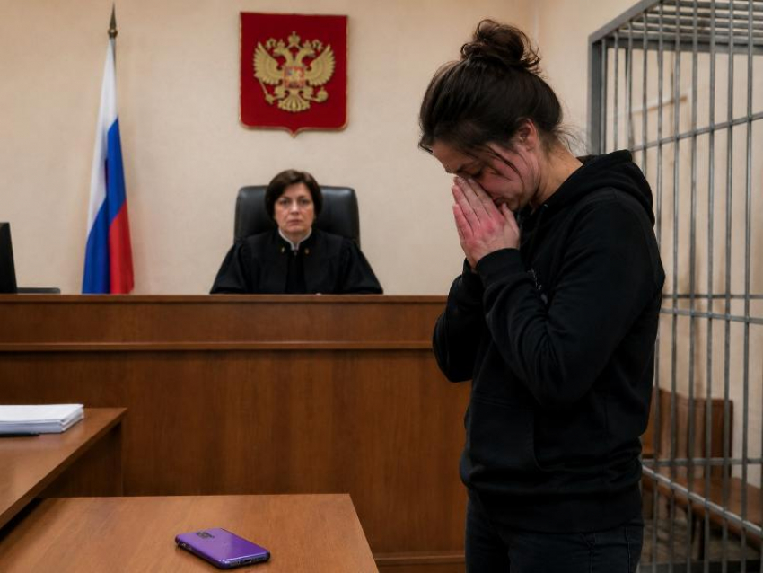 Укравшая фиолетовый смартфон цимлянка раскаялась перед судом за свои деяния 