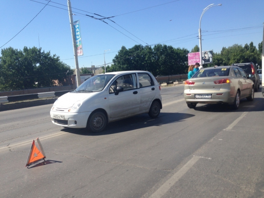 Даже в День города утро в Волгодонске началось с пробки на путепроводе