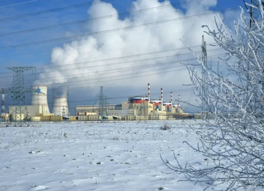 Ростовская АЭС продолжает работу: ночью в Волгодонске сбили большой ударный украинский БПЛА