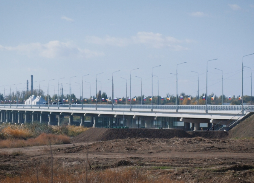 Волгодонск остался без автобусных маршрутов по третьему мосту