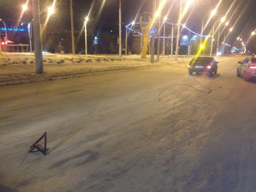 В Волгодонске троллейбусные провода стали причиной ДТП