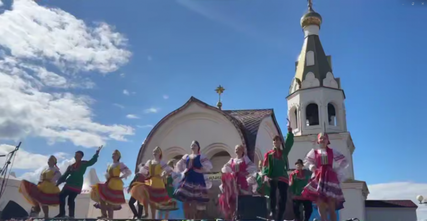 Волгодонск гуляет на ярмарке на Соборной площади: казачий размах, народные гуляния и гастрономические изыски