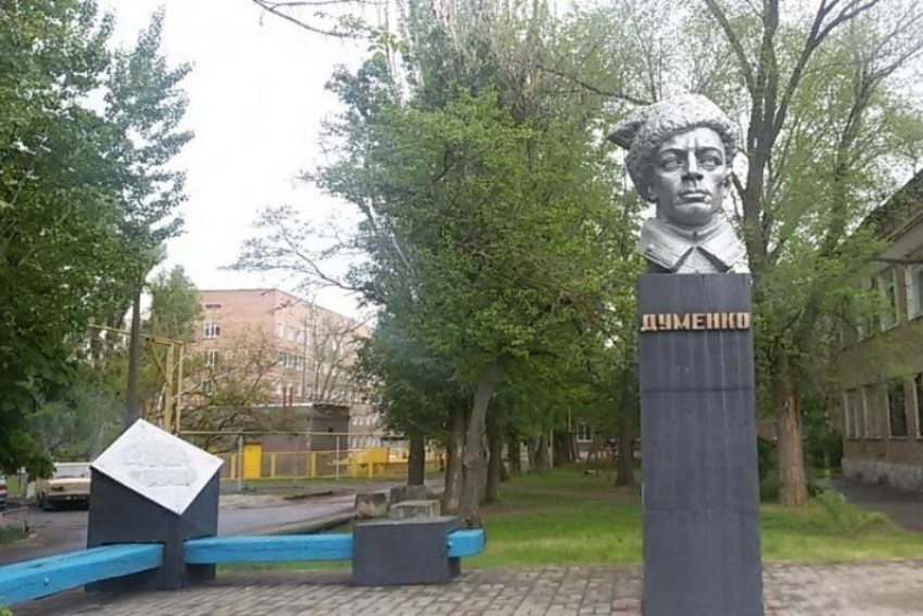 Ровно 34 года назад в Волгодонске появился памятник Борису Думенко