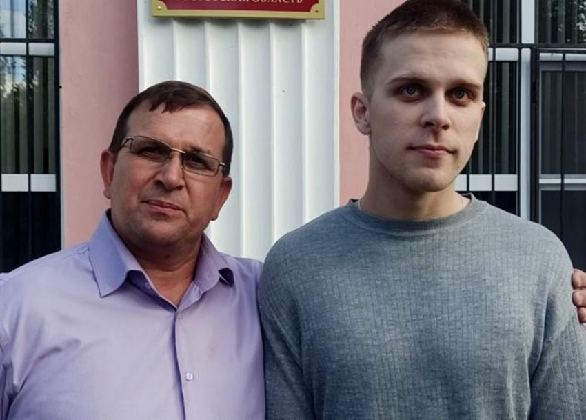 Коллегию присяжных распустили по решению судьи, а прокурор оказался в тюрьме: оправданного присяжными сына пастора из Цимлянска повторно пытаются посадить в тюрьму