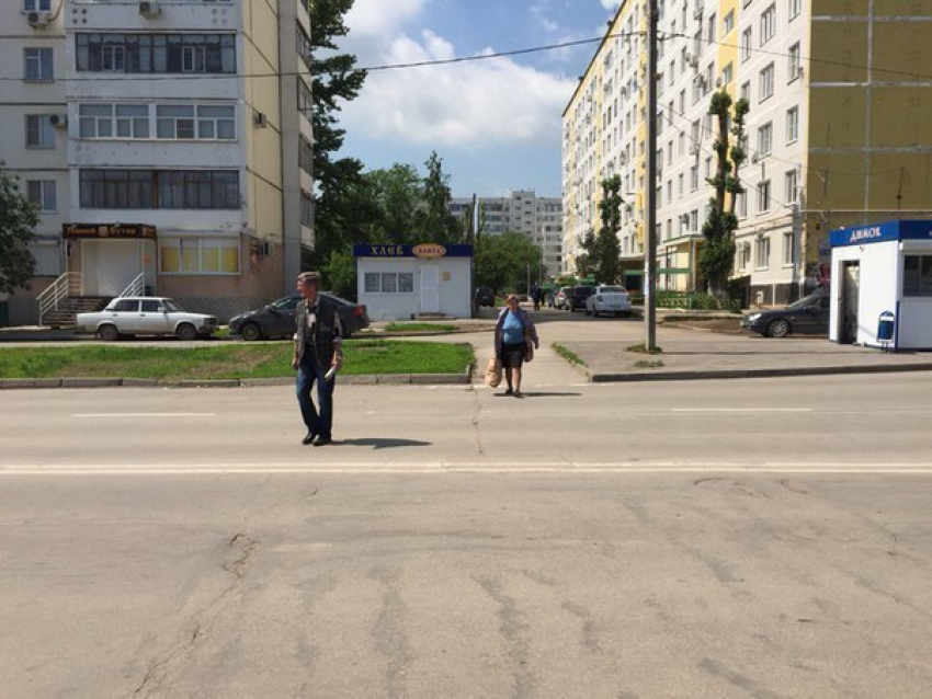 В Волгодонске пешеходов отучат переходить дорогу в районе площади Дзержинского