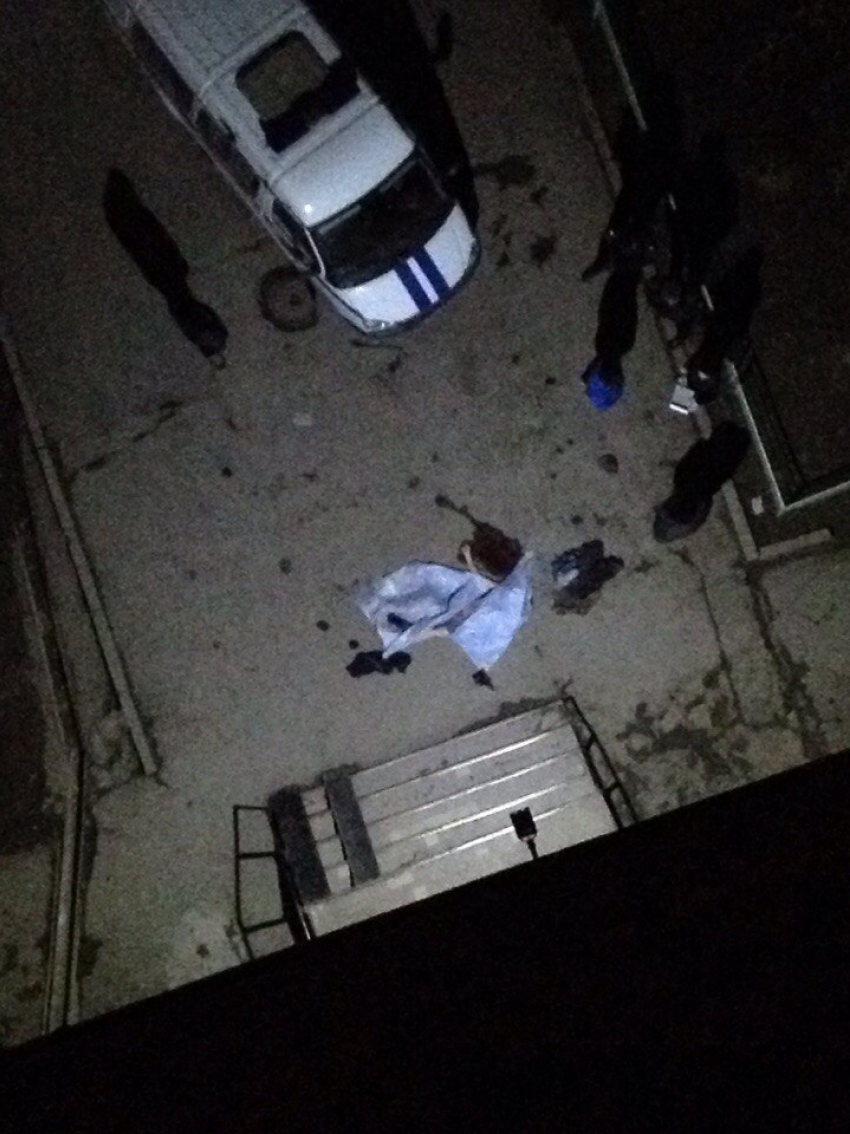 В Волгодонске мужчина разбился насмерть, выбросившись с балкона 16 этажа