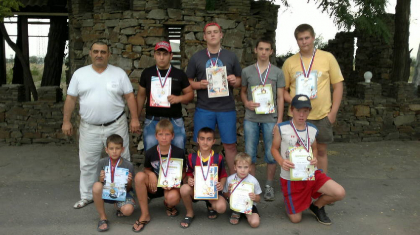 Волгодонские самбисты стали лучшими на областном турнире 