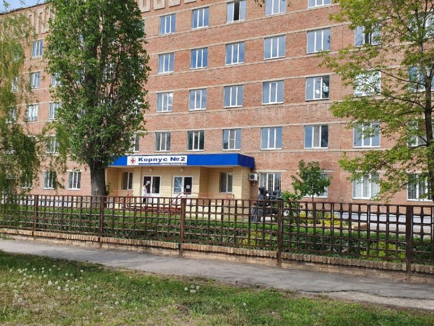 Из 65 пациентов с COVID-19, проходящих лечение в инфекционном госпитале, 14 жителей Волгодонска 