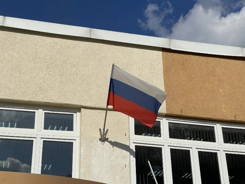 Волгодонцам предлагают вывесить дома российский триколор в День Государственного флага
