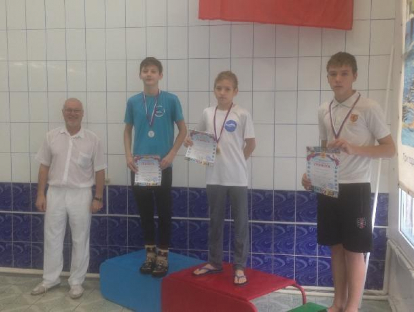 Юные пловцы из Волгодонска стали одними из лучших в областных соревнованиях