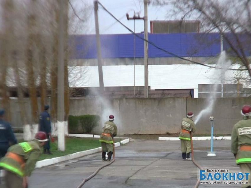 Юноши Волгодонска прошли спецподготовку пожарных