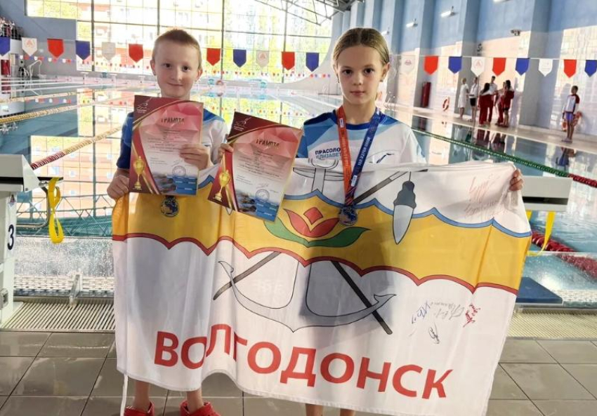 Золотой триумф: юные пловцы Волгодонска завоевали Кубок федерации Ростова-на-Дону