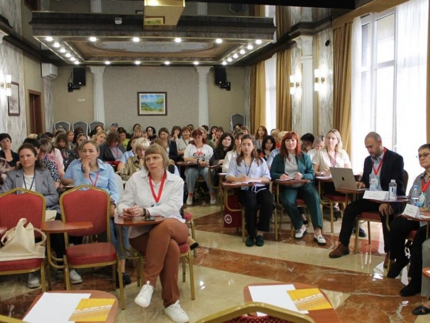 Библиотекари Волгодонска приняли участие в конференции «Через библиотеки - к будущему»