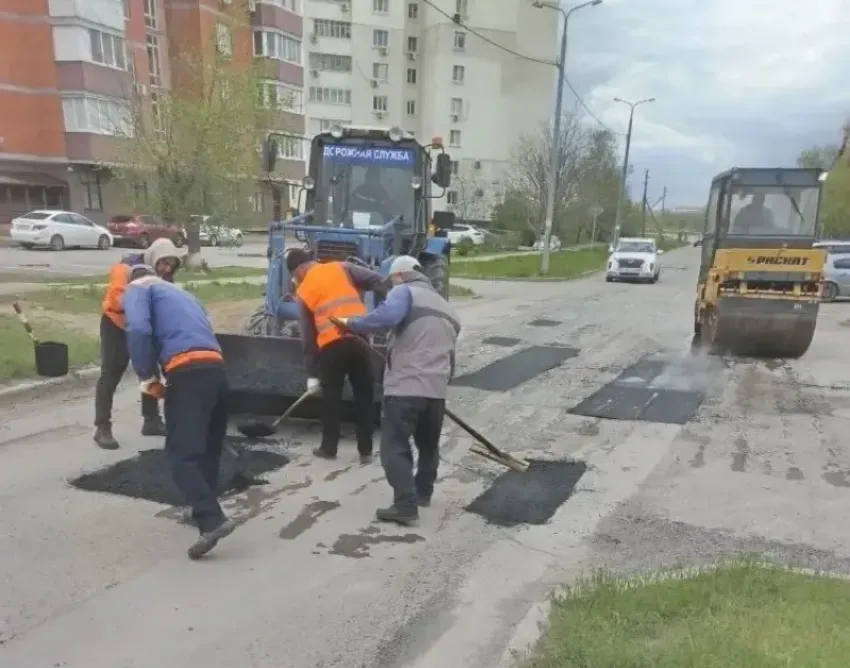 Латают, метут и убирают: Волгодонск готовится к Первомаю